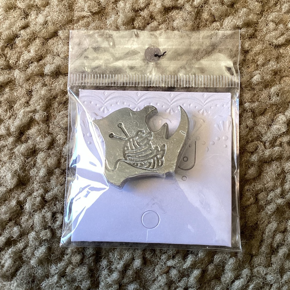 NWOT Rhino Pin